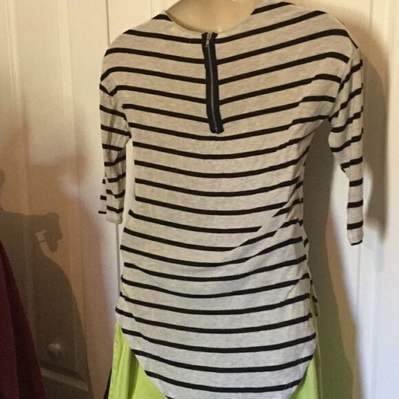 Paper + Tee Striped Zip Back 3/4 Sleeve Top - Picture 2 of 2